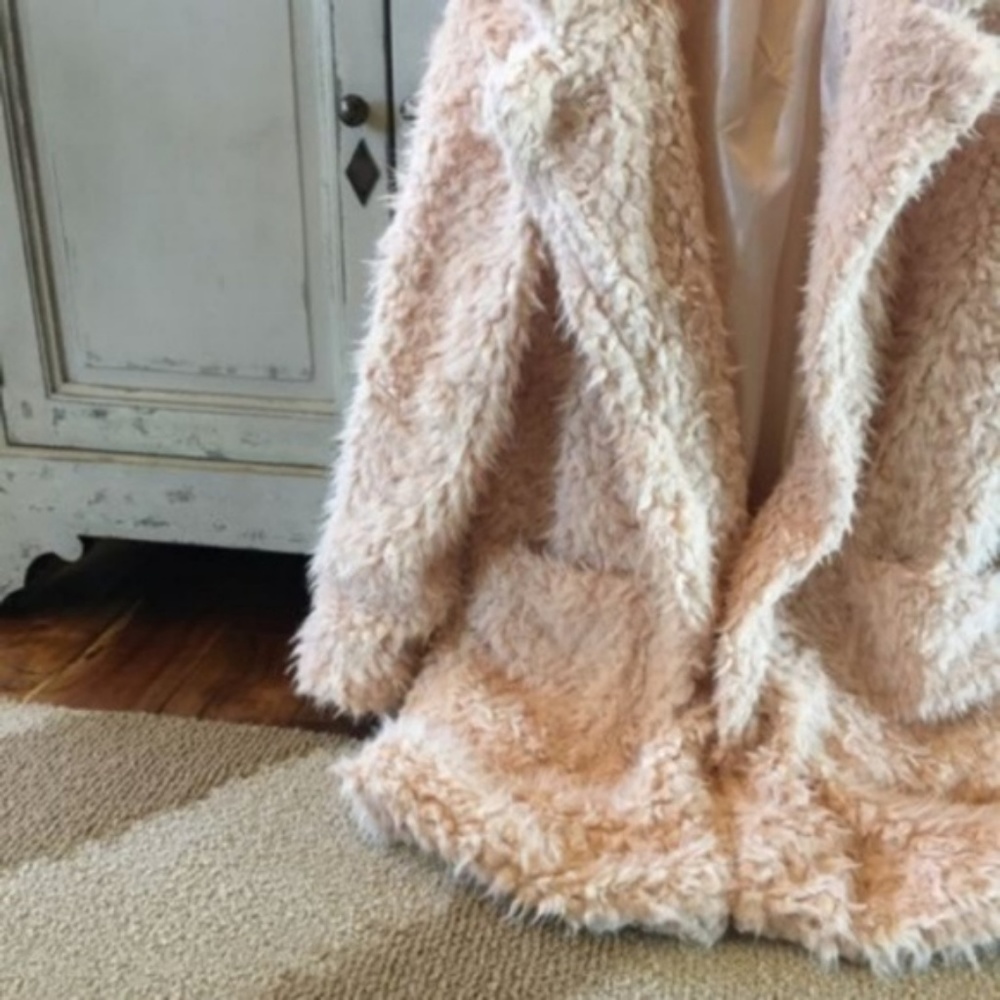 New Boutique Teddy Faux Fur Pink Coat Jacket - Picture 4 of 5